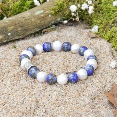 Armband aus Zuchtperlen und Lapislazuli